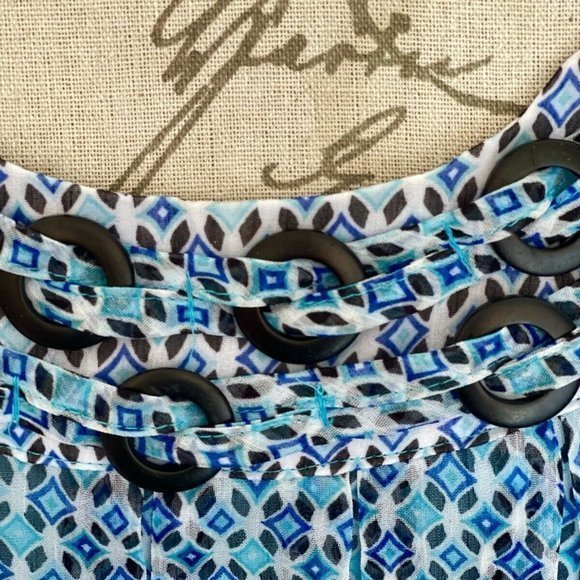 Zac Rachel Sleeveless Sheer Overlay Blouse Size Large Blue Pleated Dressy Flowy - Picture 7 of 12